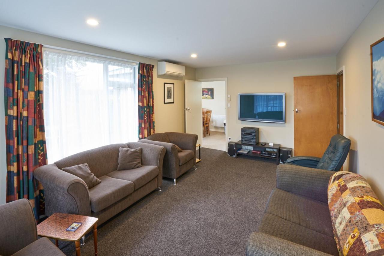 Accommodation Fiordland -The Three Bedroom House At 226A Milford Road Te Anau Exterior foto